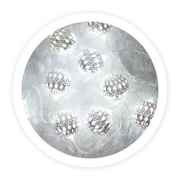 [005204457] Esferas prateadas 1 m 2 x AA 6000-10 000 K